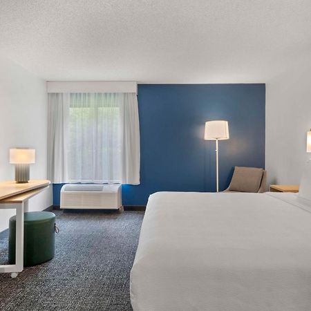 Spark By Hilton Newcomerstown Екстериор снимка