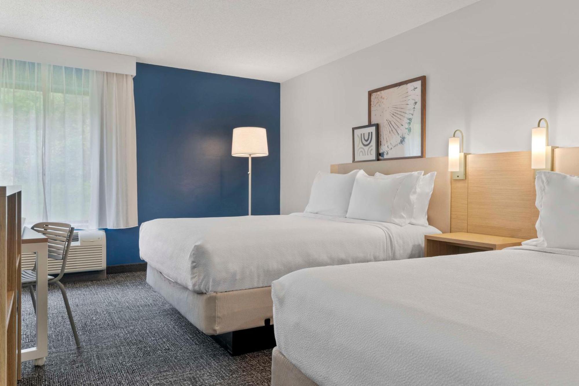 Spark By Hilton Newcomerstown Екстериор снимка