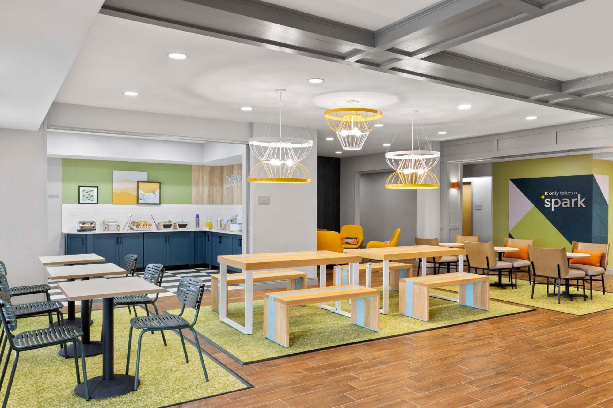 Spark By Hilton Newcomerstown Екстериор снимка